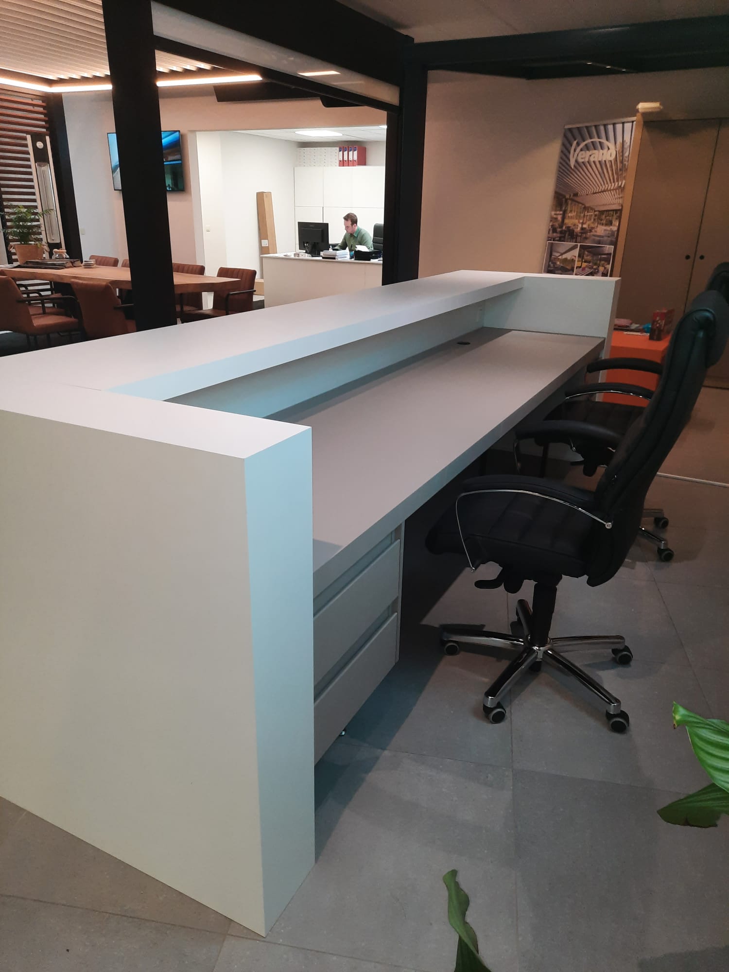 Maatwerk bureau en balie